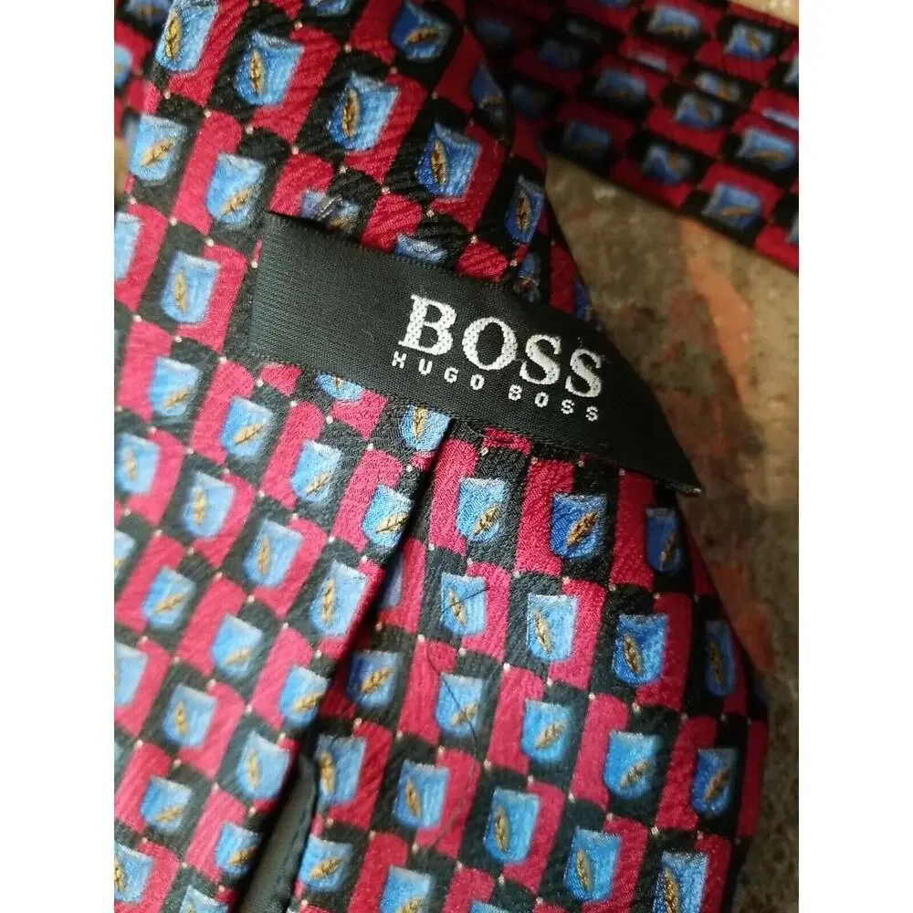 MENS‎ HUGO BOSS TIE 100% SILK MADE IN ITALY BRICK RED BLACK BLUE